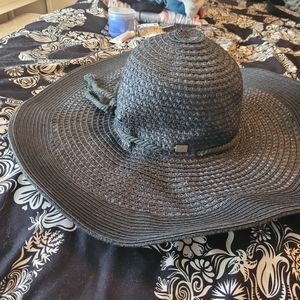 Floppy sun hat